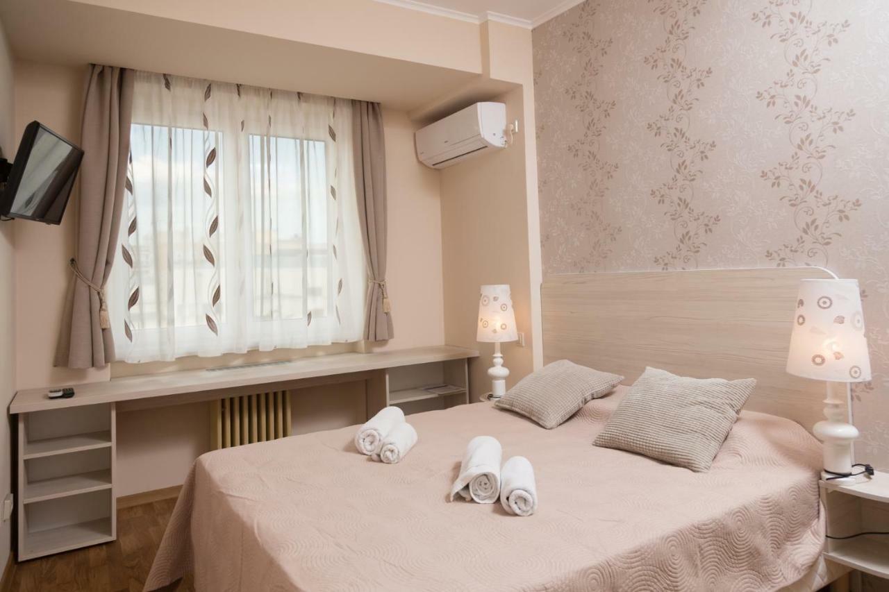 Central Luxury Flat With Terrace - Adela Accommodation - Ideal For Long Stays Βουκουρέστι Εξωτερικό φωτογραφία